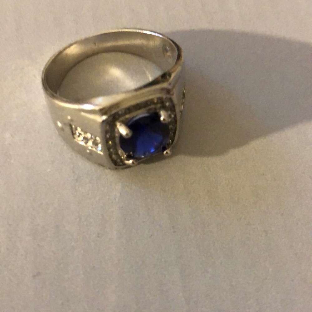 Men’s ring with Blue sapphire:-) Size 11